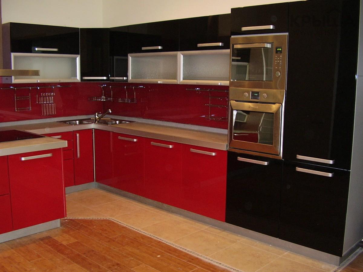Кухня встроенная черная красная